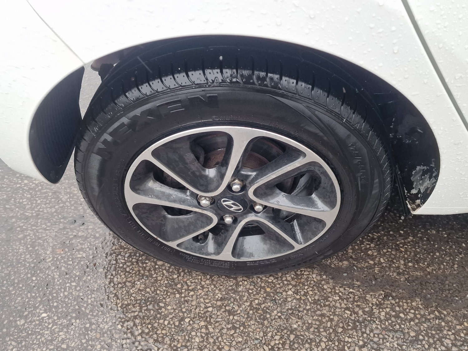 Used Hyundai i10 2018 for sale - 76762601: Photo 11