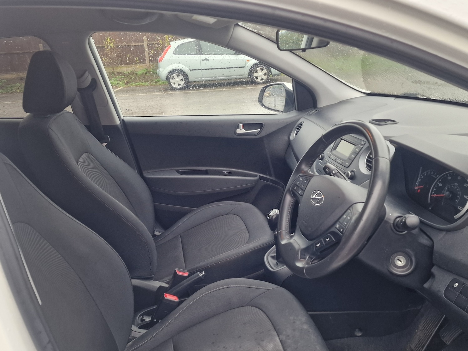 Used Hyundai i10 2018 for sale - 76762601: Photo 14