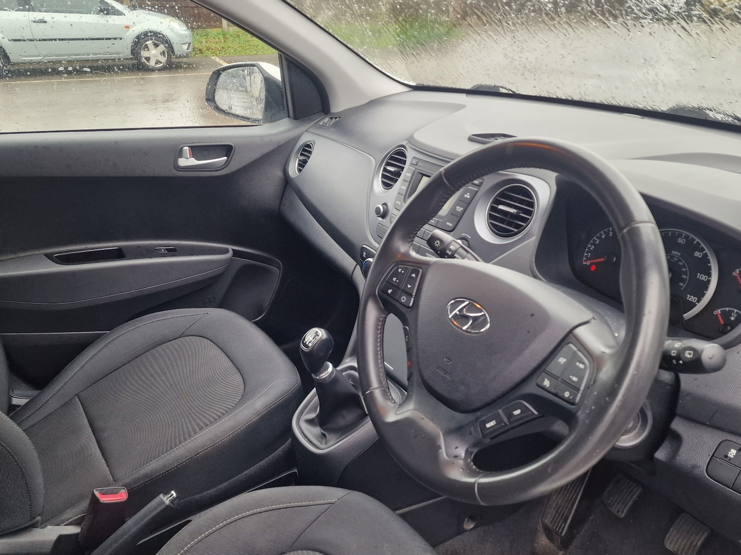 Used Hyundai i10 2018 for sale - 76762601: Photo 15