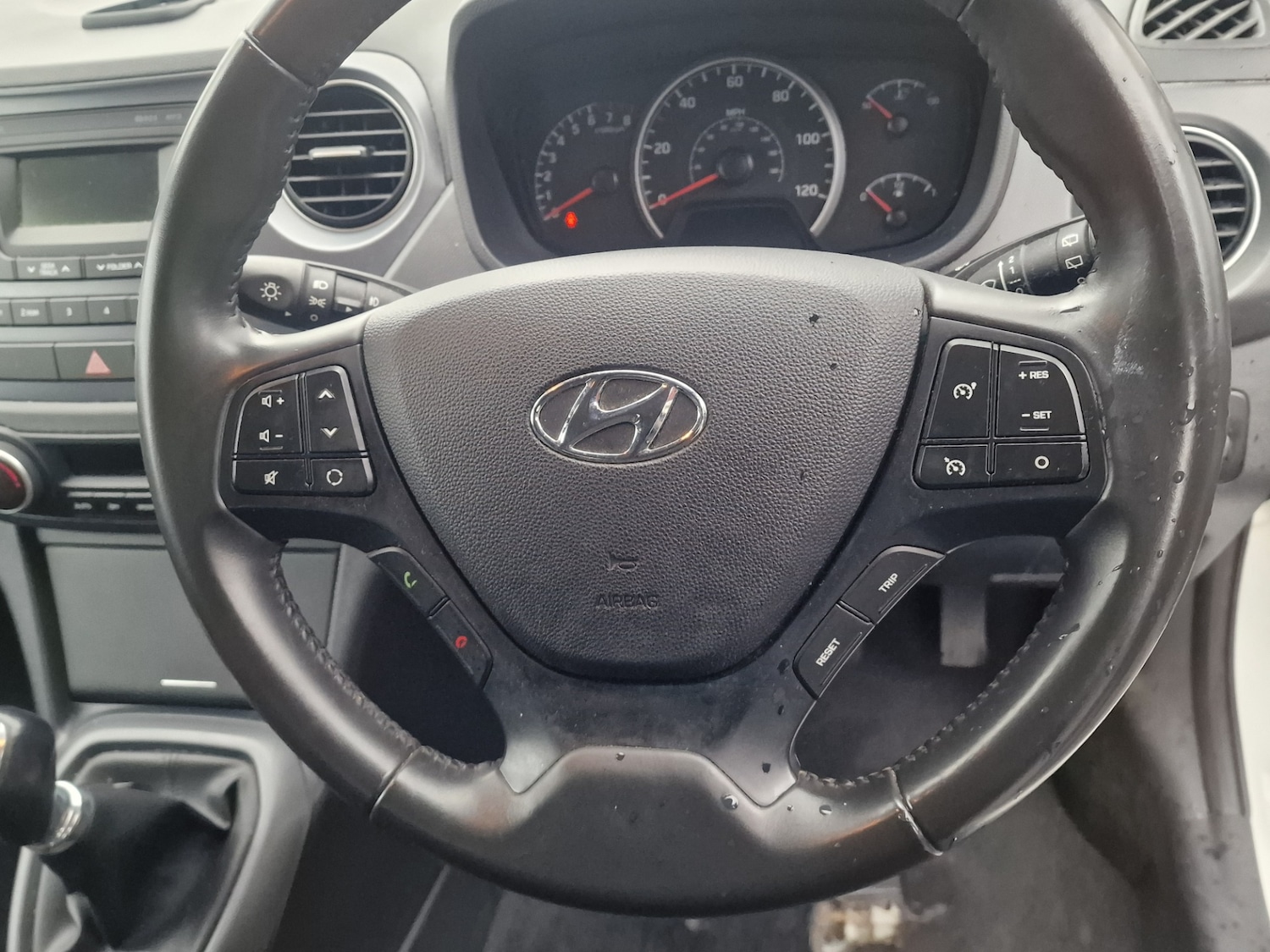 Used Hyundai i10 2018 for sale - 76762601: Photo 18
