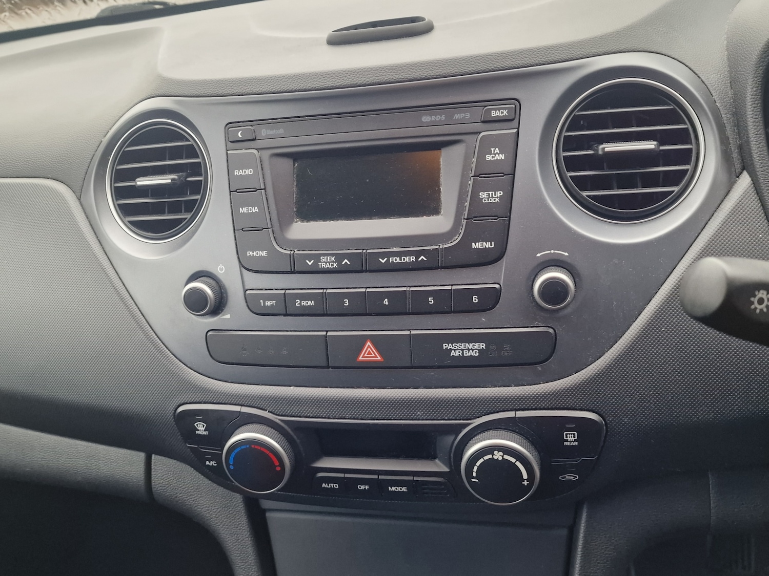 Used Hyundai i10 2018 for sale - 76762601: Photo 19