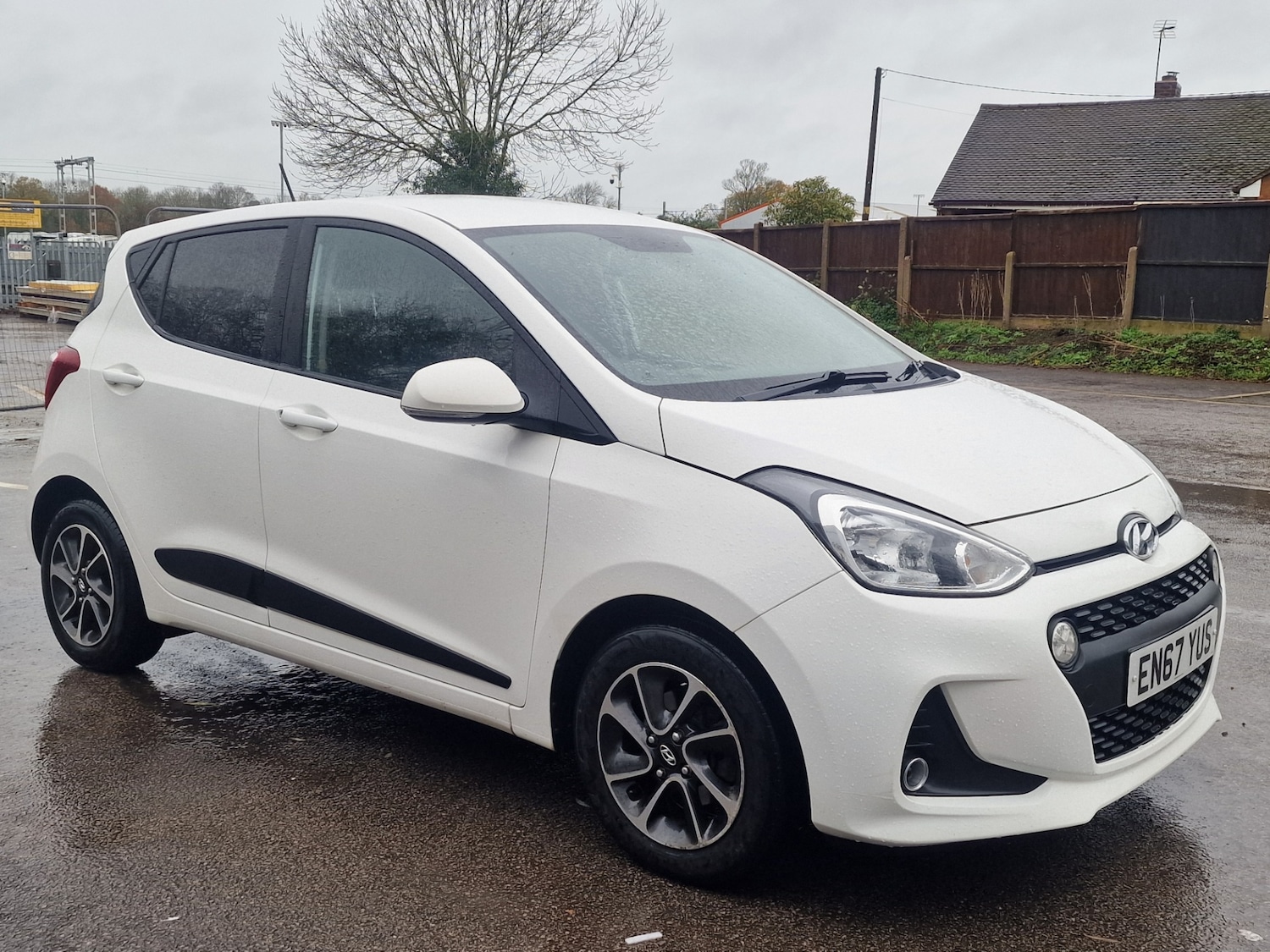 Used Hyundai i10 2018 for sale - 76762601: Photo 2