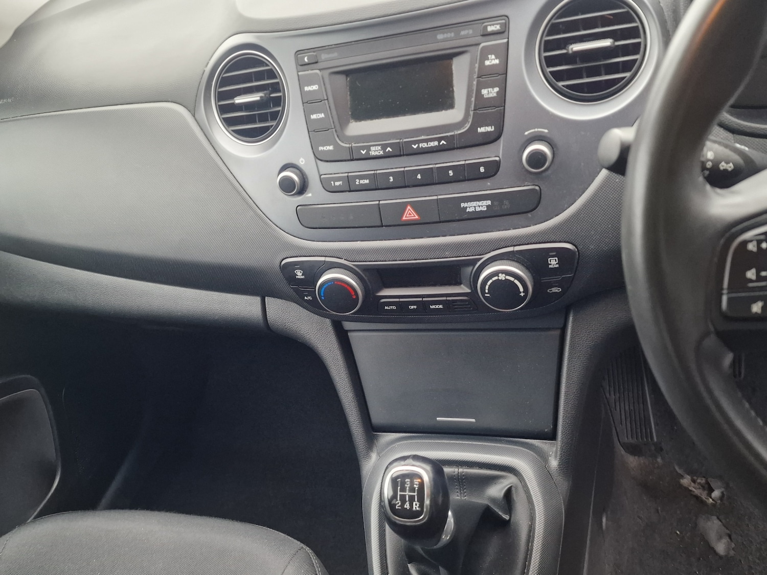 Used Hyundai i10 2018 for sale - 76762601: Photo 20
