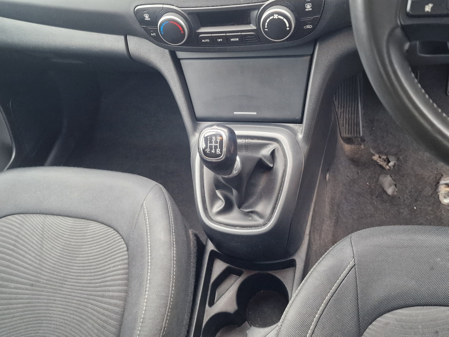 Used Hyundai i10 2018 for sale - 76762601: Photo 21