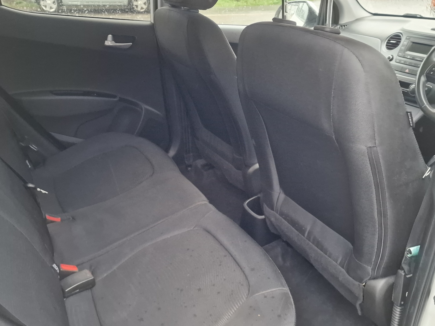 Used Hyundai i10 2018 for sale - 76762601: Photo 27