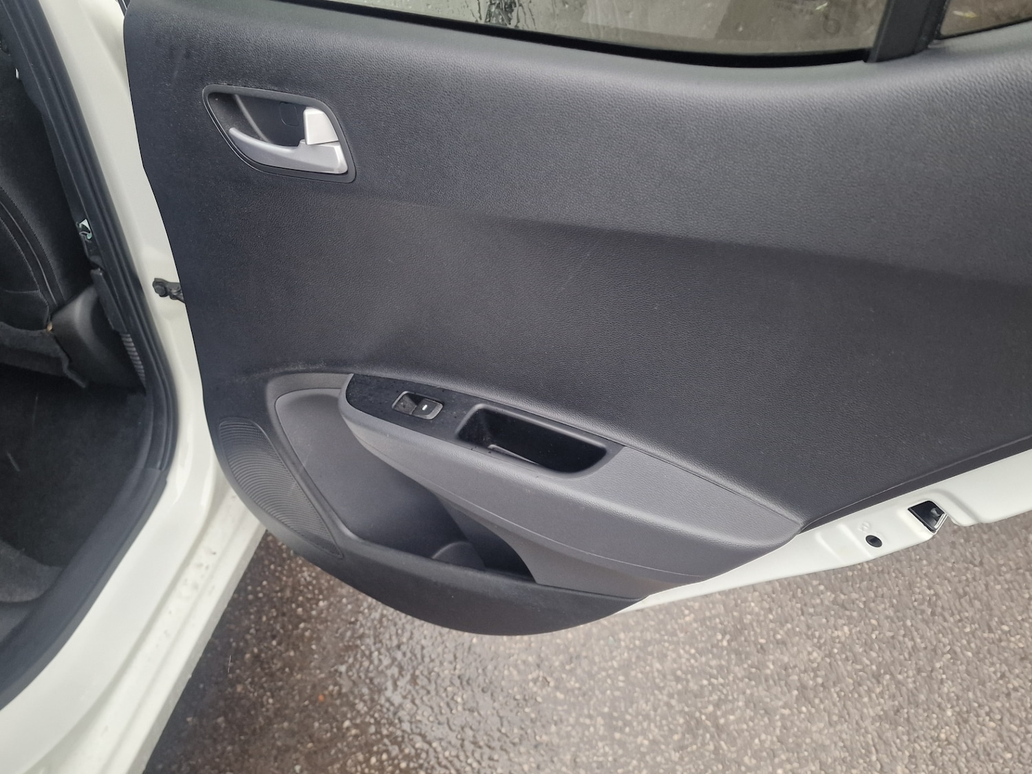 Used Hyundai i10 2018 for sale - 76762601: Photo 29