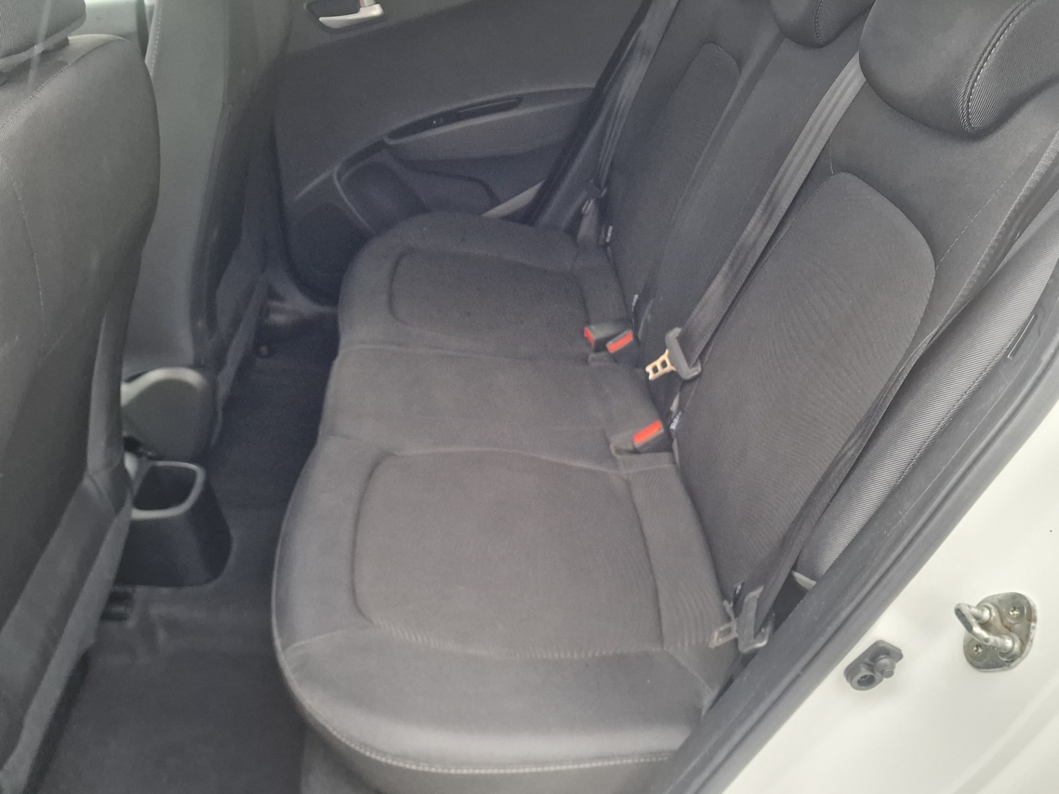 Used Hyundai i10 2018 for sale - 76762601: Photo 30