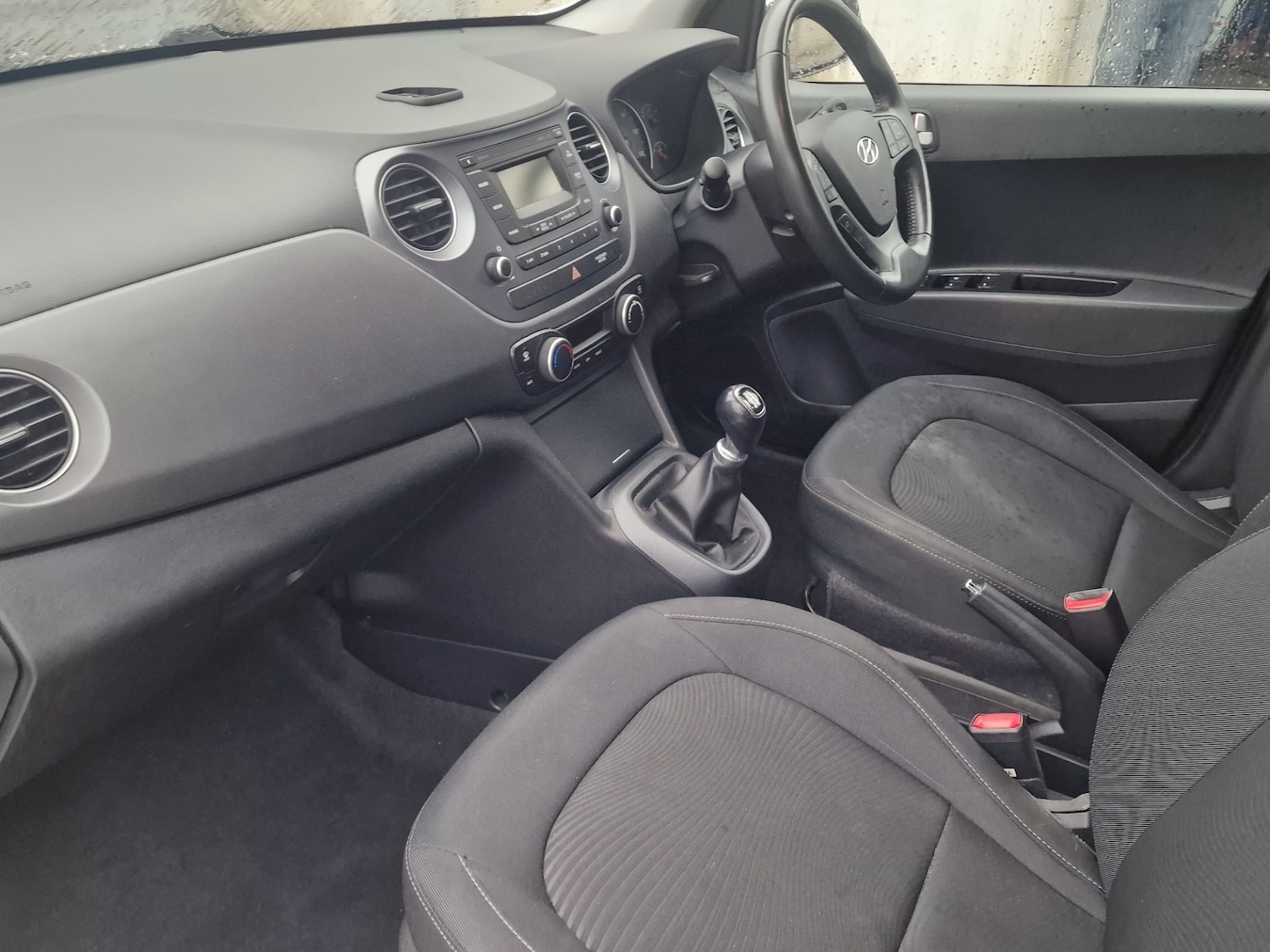 Used Hyundai i10 2018 for sale - 76762601: Photo 33