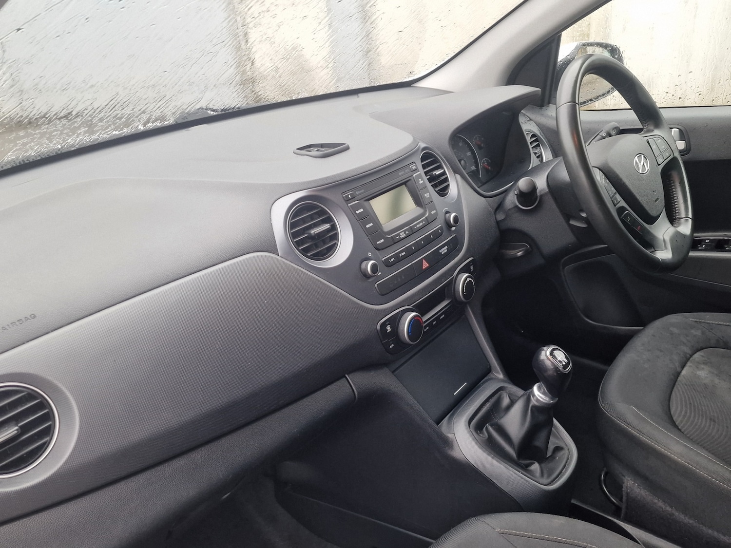 Used Hyundai i10 2018 for sale - 76762601: Photo 35
