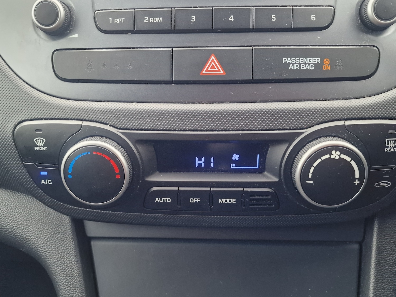 Used Hyundai i10 2018 for sale - 76762601: Photo 42