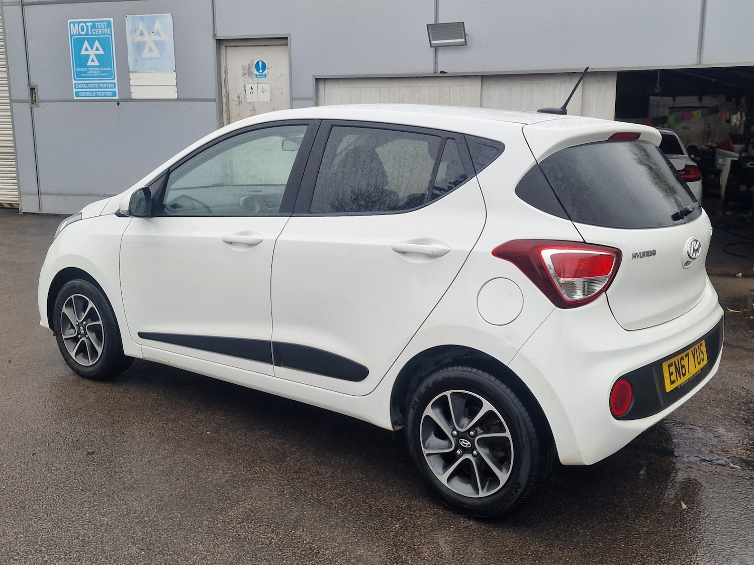 Used Hyundai i10 2018 for sale - 76762601: Photo 5