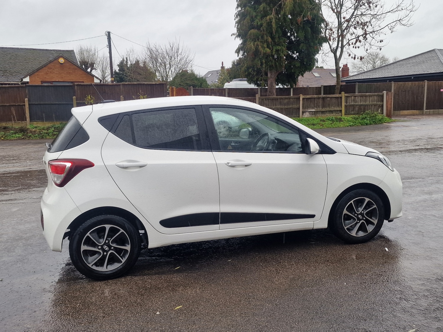 Used Hyundai i10 2018 for sale - 76762601: Photo 7