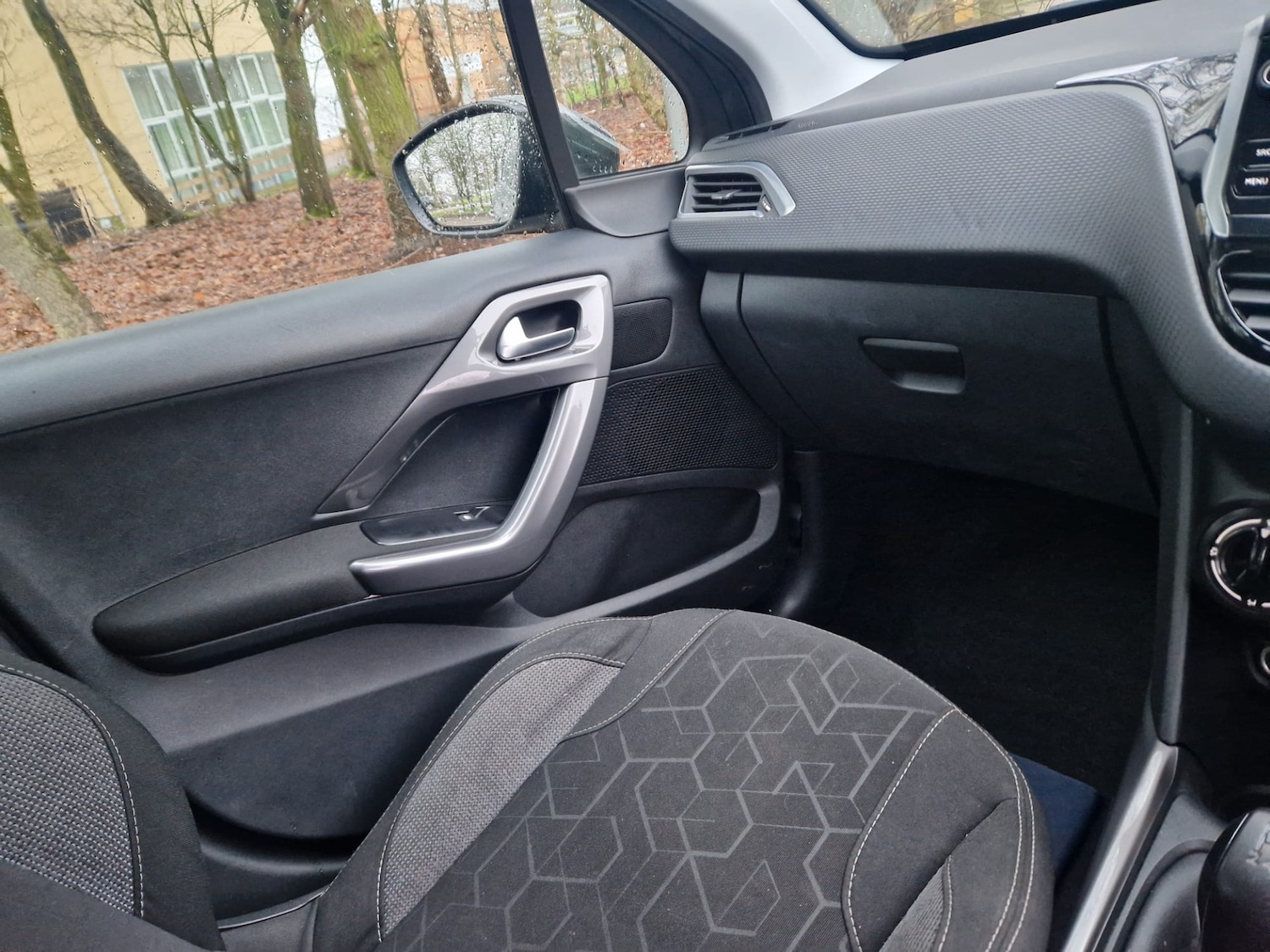 Used Peugeot 2008 2017 for sale - 77206972: Photo 11