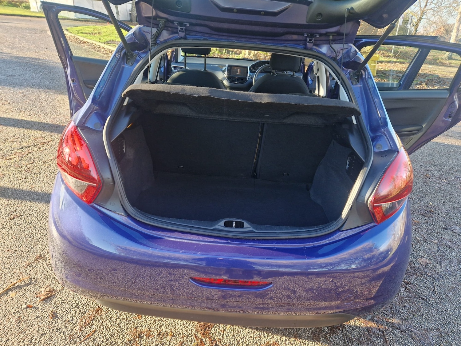 Used Peugeot 208 2017 for sale - 76762797: Photo 11