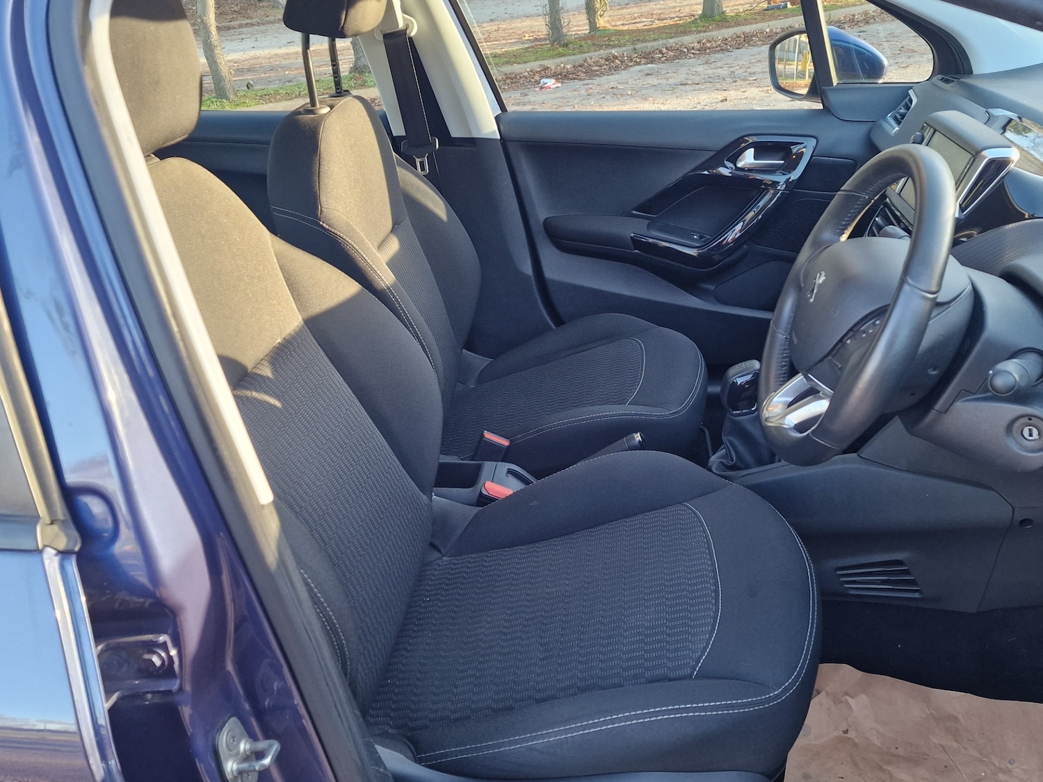 Used Peugeot 208 2017 for sale - 76762797: Photo 22