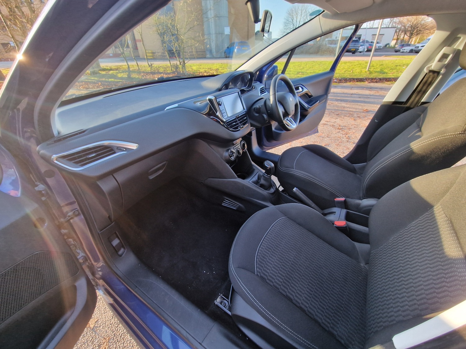 Used Peugeot 208 2017 for sale - 76762797: Photo 38