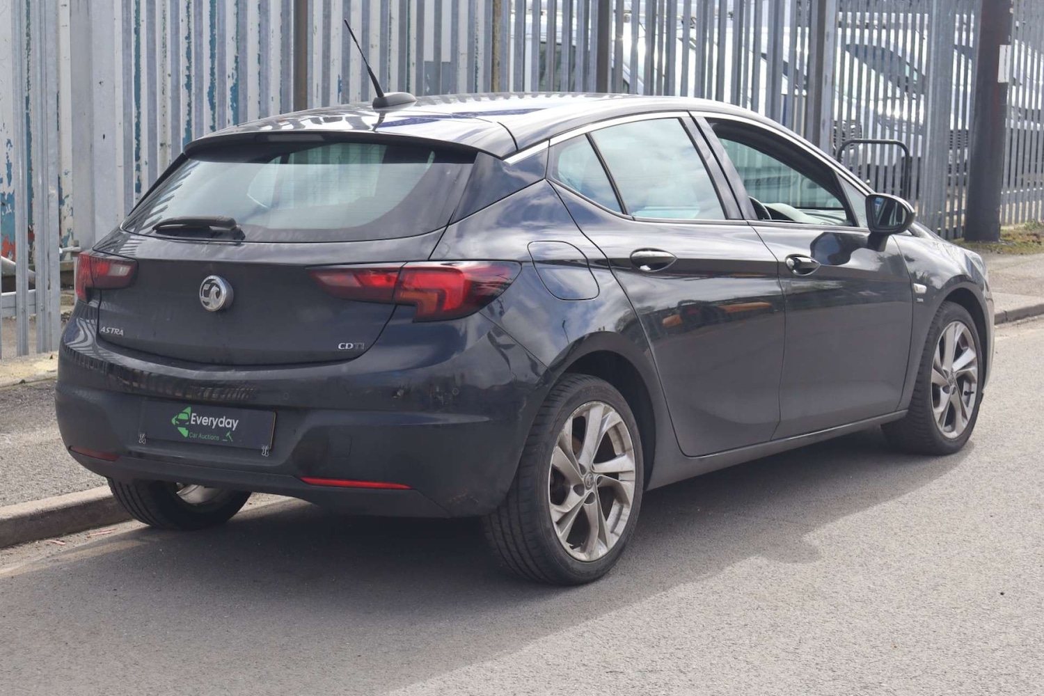 Used Vauxhall Astra 2017 for sale - 77916382: Photo 5