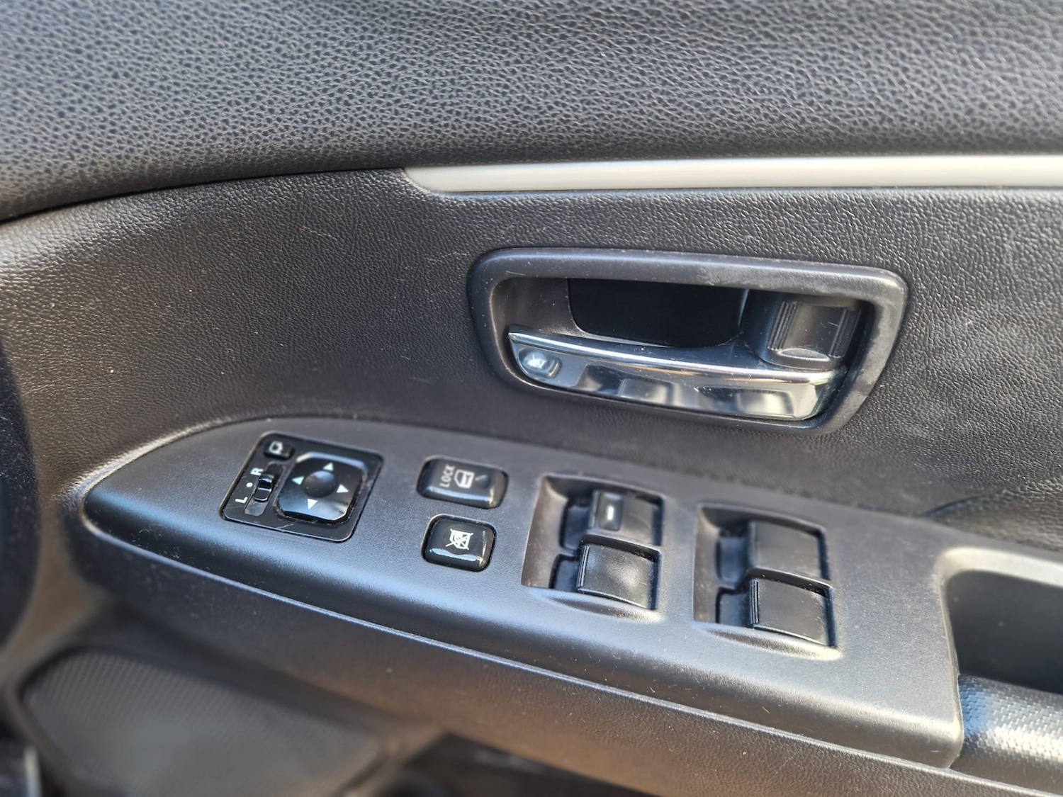 Used Mitsubishi ASX 2011 for sale - 76891882: Photo 46