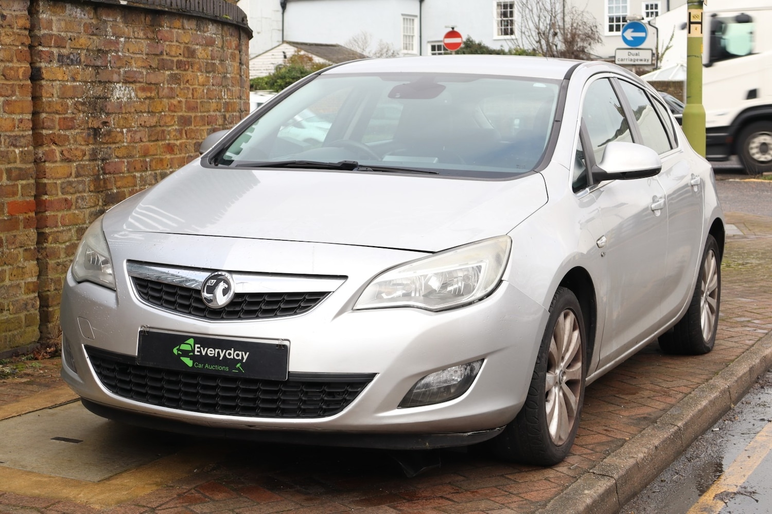 Used Vauxhall Astra 2010 for sale - 77490098: Photo 2