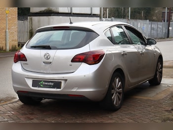 Used Vauxhall Astra 2010 for sale - 77490098: Photo
