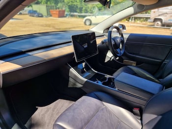 Used Tesla Model 3 2020 for sale - 78846643: Photo