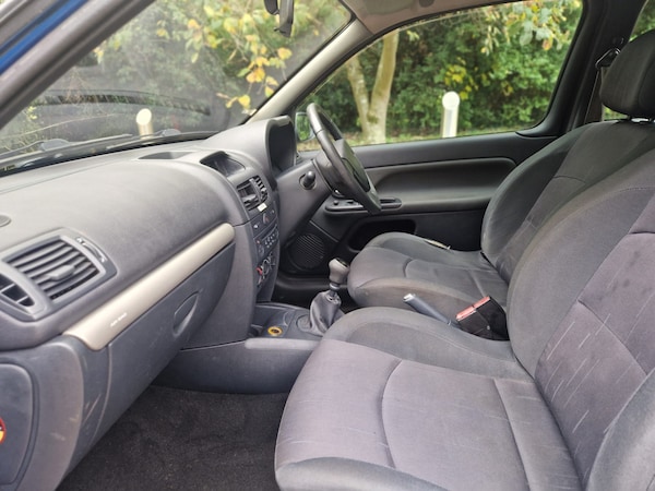 Used Renault Clio 2004 for sale - 76299636: Photo 10