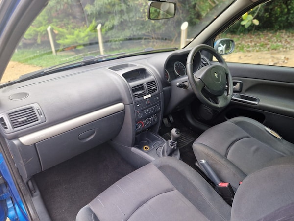 Used Renault Clio 2004 for sale - 76299636: Photo 11