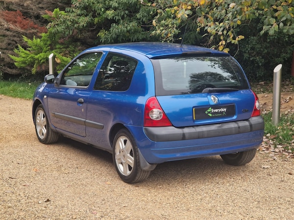 Used Renault Clio 2004 for sale - 76299636: Photo 23