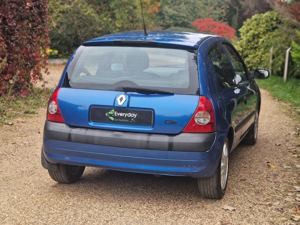 Used Renault Clio 2004 for sale - 76299636: Photo 24