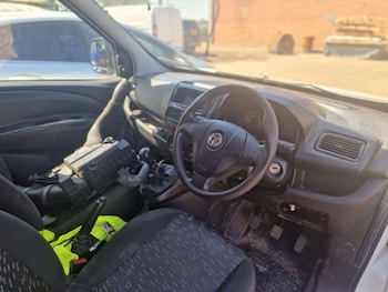 Used Vauxhall Combo 2018 for sale - 79018235: Photo