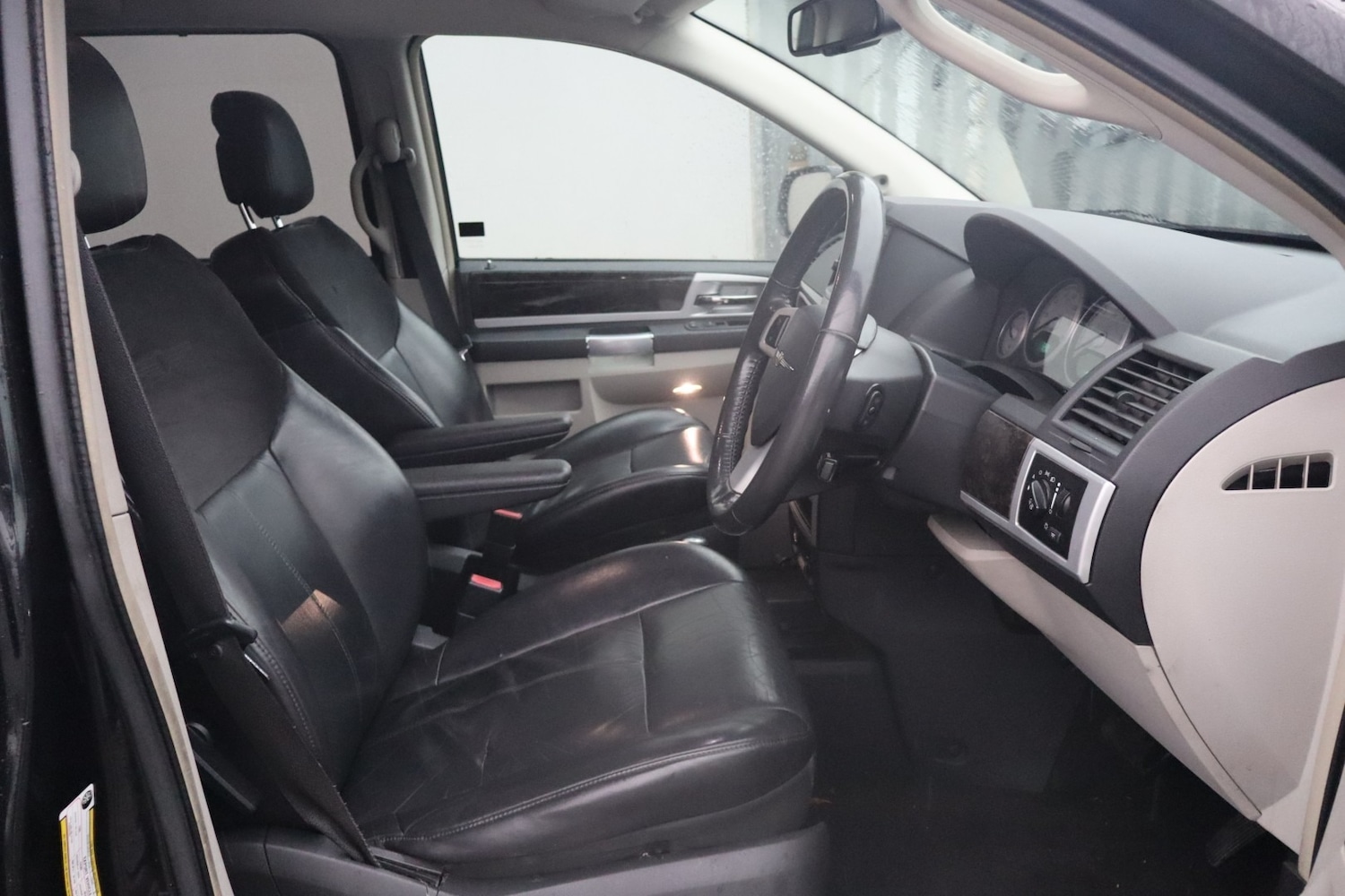 Used Chrysler Grand Voyager 2011 for sale - 77210080: Photo 10