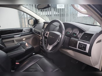 Used Chrysler Grand Voyager 2011 for sale - 77210080: Photo