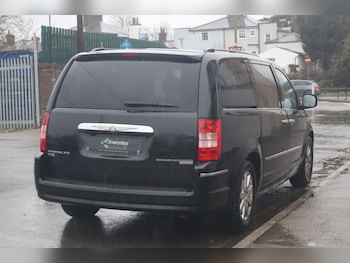 Used Chrysler Grand Voyager 2011 for sale - 77210080: Photo