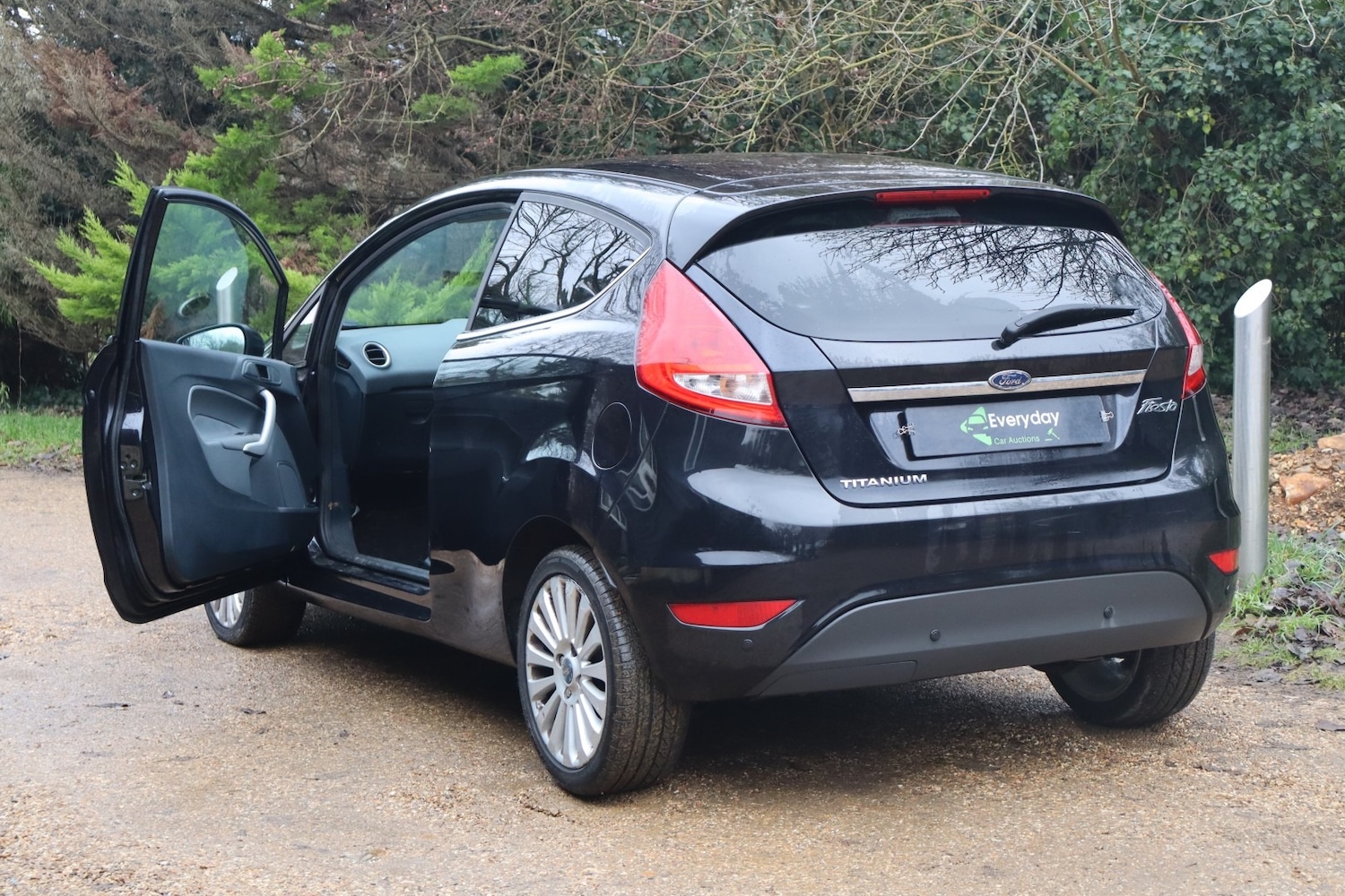 Used Ford Fiesta 2010 for sale - 77247872: Photo 24