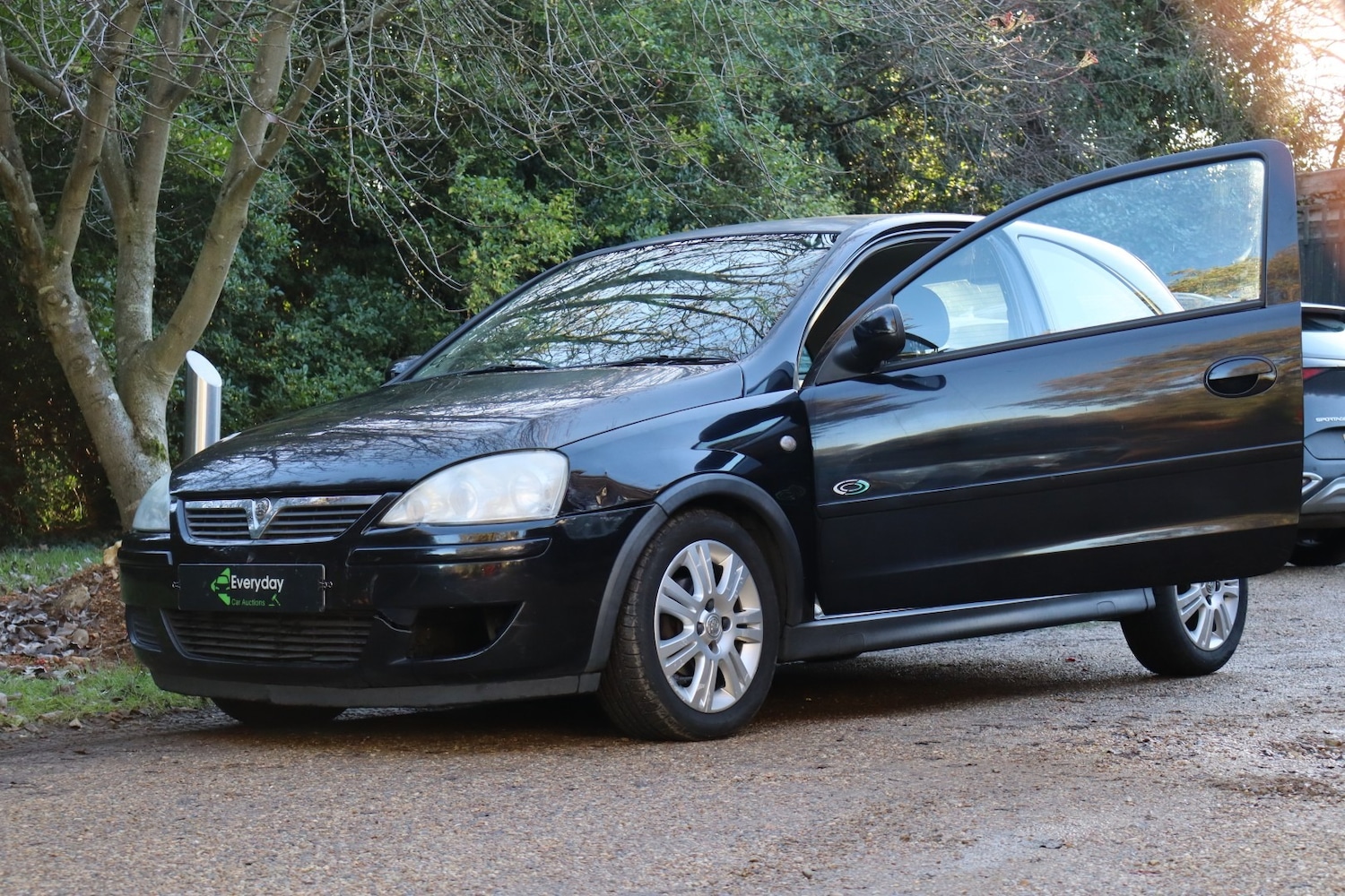 Used Vauxhall Corsa 2006 for sale - 76662658: Photo 2