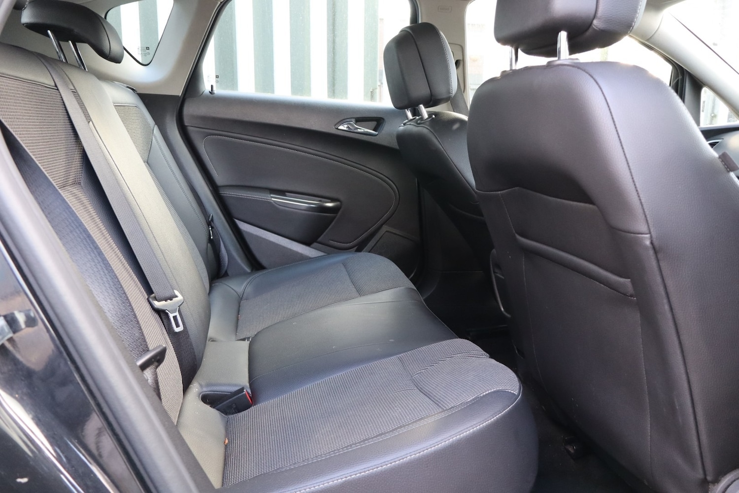 Used Vauxhall Astra 2011 for sale - 77555921: Photo 7