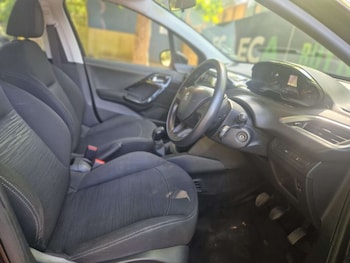 Used Peugeot 208 2013 for sale - 78726475: Photo