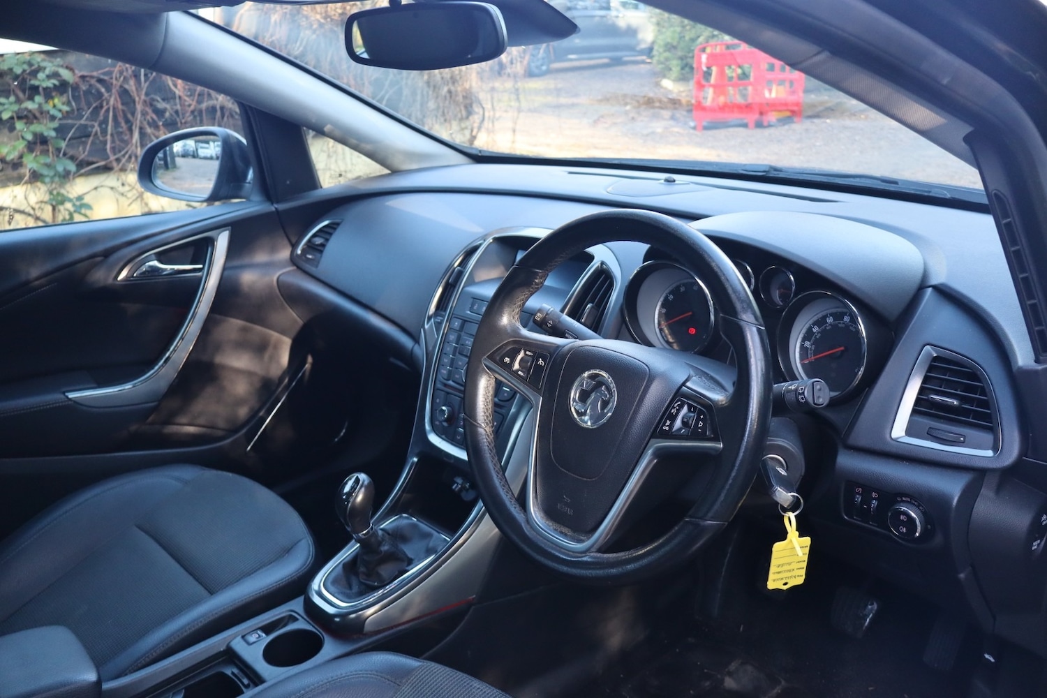 Used Vauxhall Astra 2010 for sale - 77220775: Photo 3