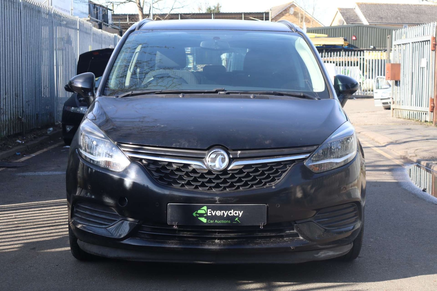 Used Vauxhall Zafira 2017 for sale - 77917703: Photo 2