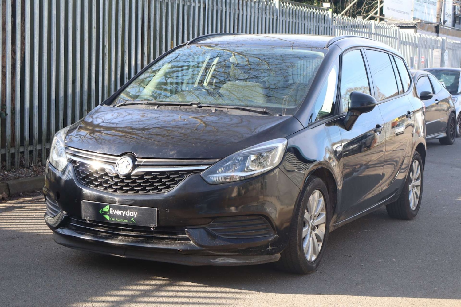 Used Vauxhall Zafira 2017 for sale - 77917703: Photo 3