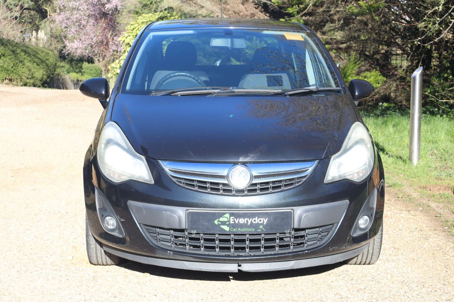 Used Vauxhall Corsa 2012 for sale - 77976967: Photo 2