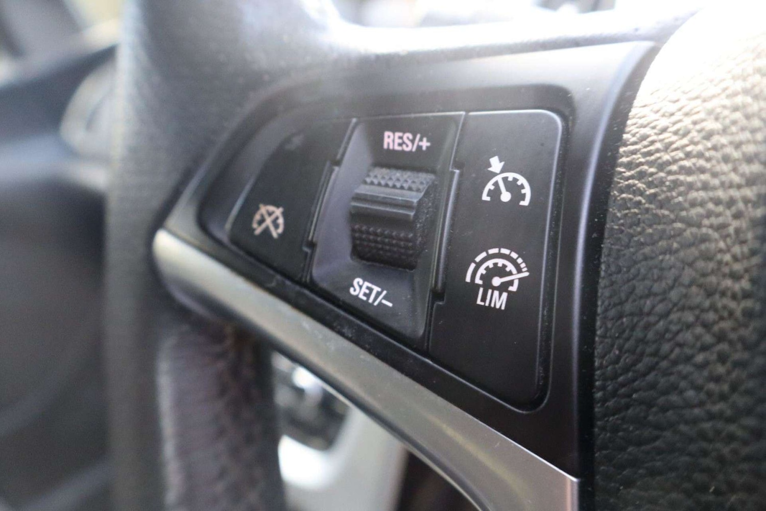 Used Vauxhall Astra 2013 for sale - 77910130: Photo 25