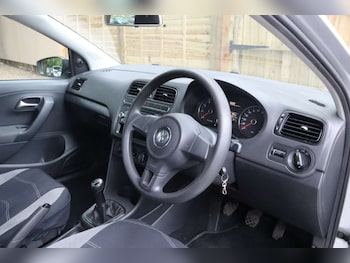 Used Volkswagen Polo 2010 for sale - 78501656: Photo