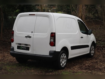 Used Peugeot Partner 2018 for sale - 77337731: Photo