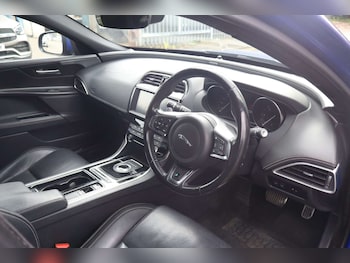 Used Jaguar XE 2018 for sale - 78510996: Photo