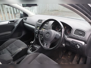Used Volkswagen Golf 2009 for sale - 77271101: Photo