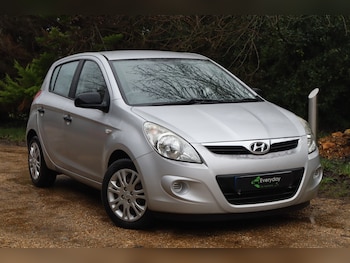 Used Hyundai i20 2012 for sale - 77297341: Photo