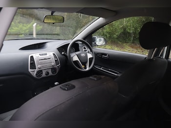 Used Hyundai i20 2012 for sale - 77297341: Photo