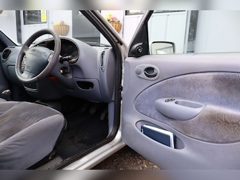 Used Ford Fiesta 1998 for sale - 78254064: Photo