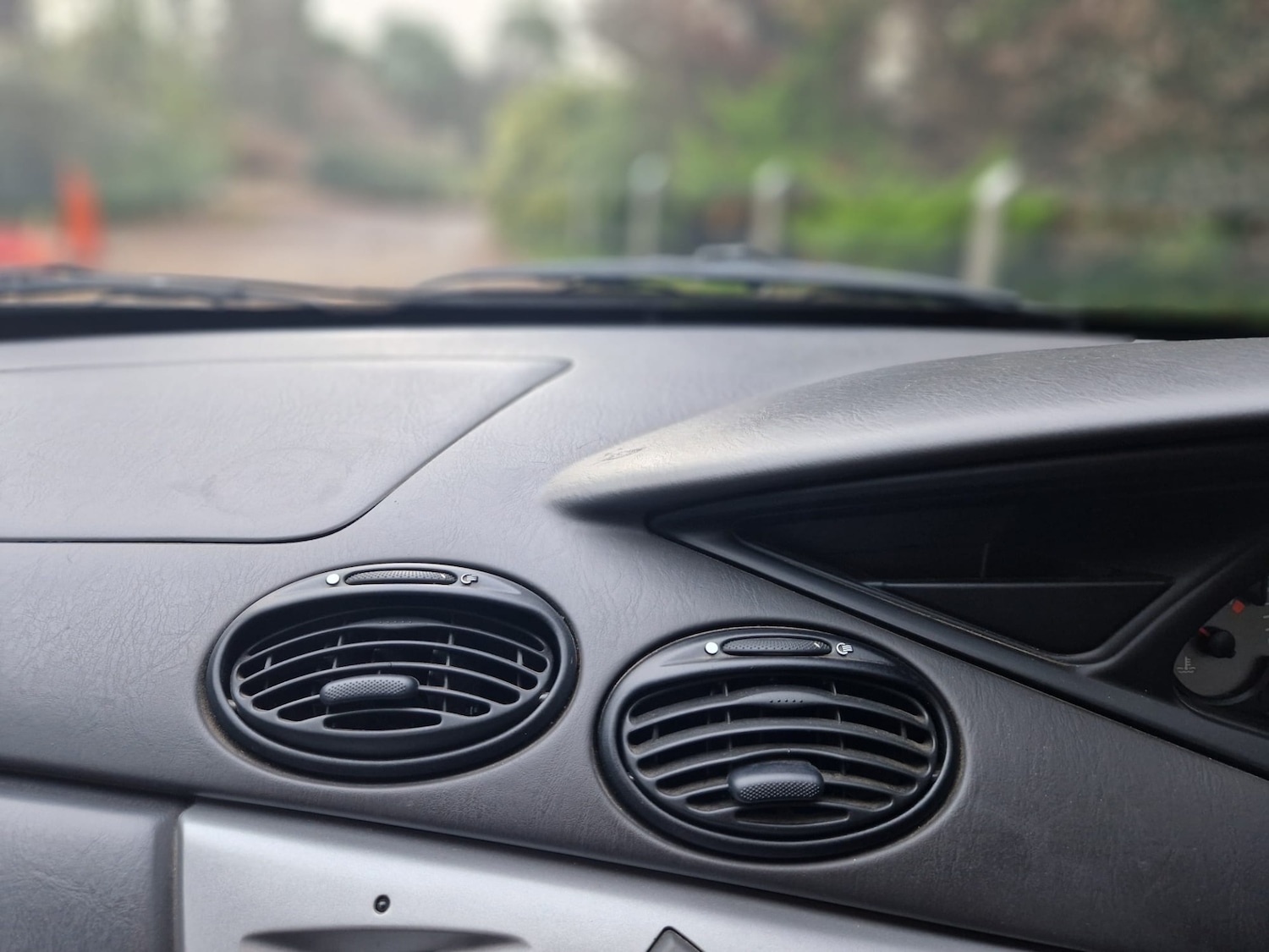 Used Ford Focus 2003 for sale - 76920070: Photo 32